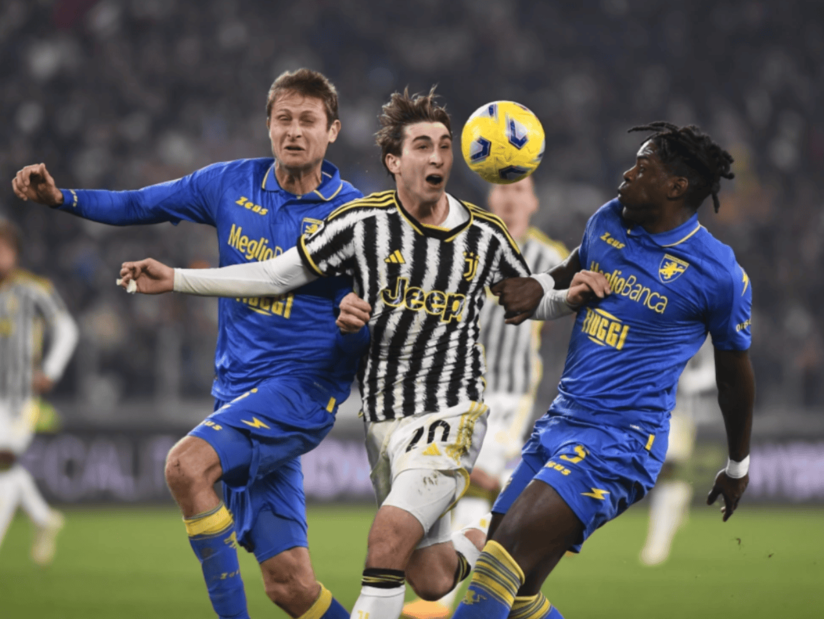 关于尤文图斯新援在欧冠比赛中开场献绝杀的信息