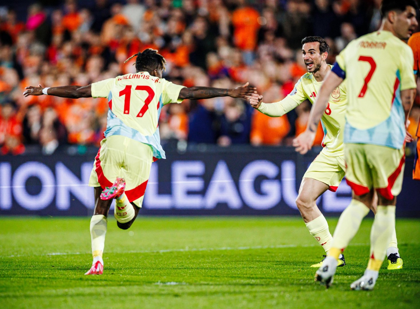 包含足球豪门再度交手,欧洲联赛高潮迭起的词条 包含足球豪门再度交手,欧洲联赛高潮迭起的词条